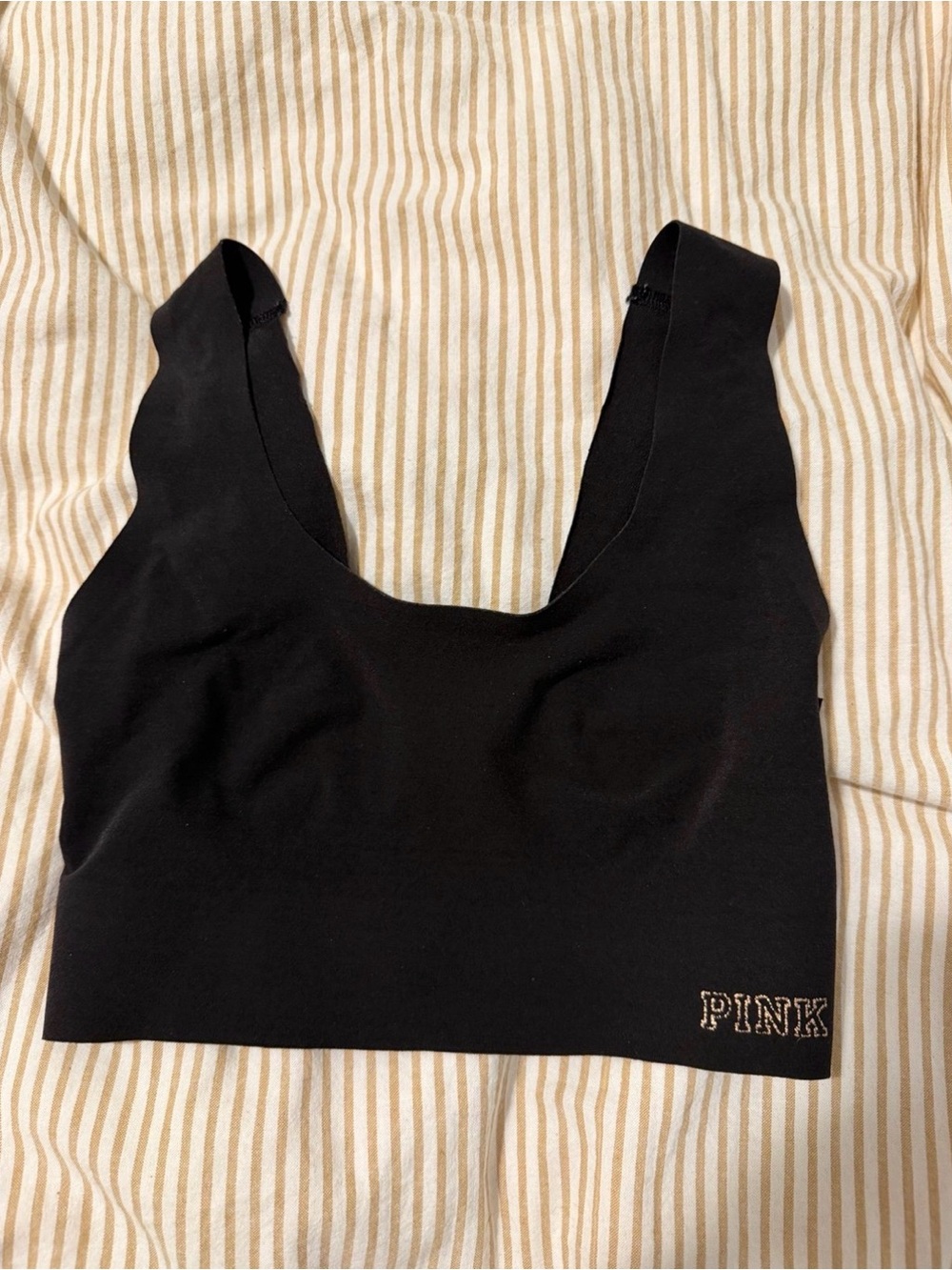 PINK Victoria secret Black Seamless Sports Bra with Subtle Logo Detail XS